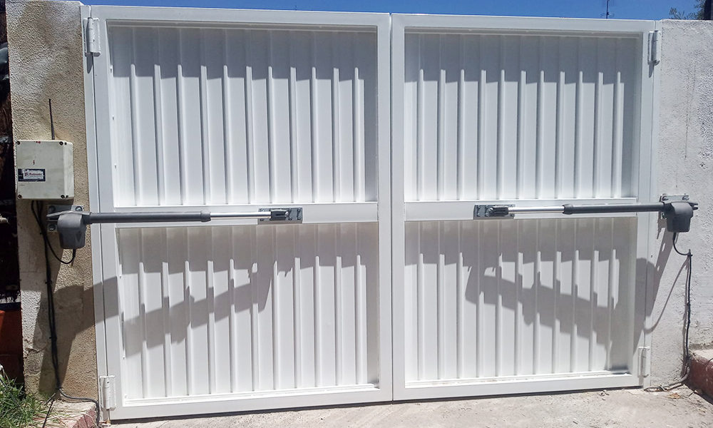 Automatización de Puertas en Sevilla - Kit Lince 400 para automatización de puertas de dos hojas de uso residencial. Desde 760 € + IVA - Rollmatic