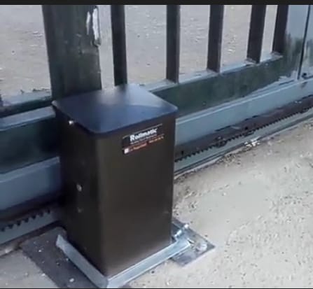 Automatización de Puertas en Sevilla - Operador Roll 600. Para automatización de puertas correderas de hasta 600 Kg. de uso intensivo. Ideal para comunidades de vecinos - Rollmatic