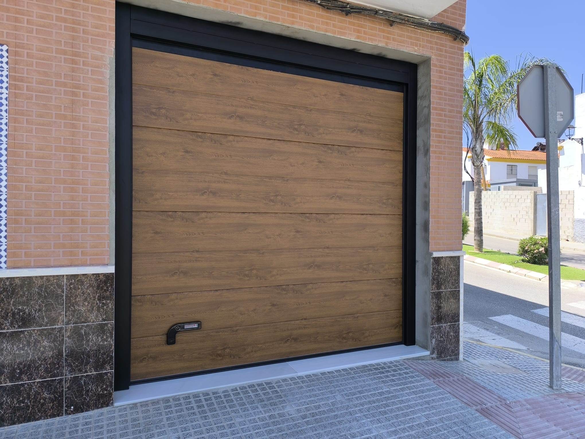Puerta automáticas en La Algaba - rollmatic.es