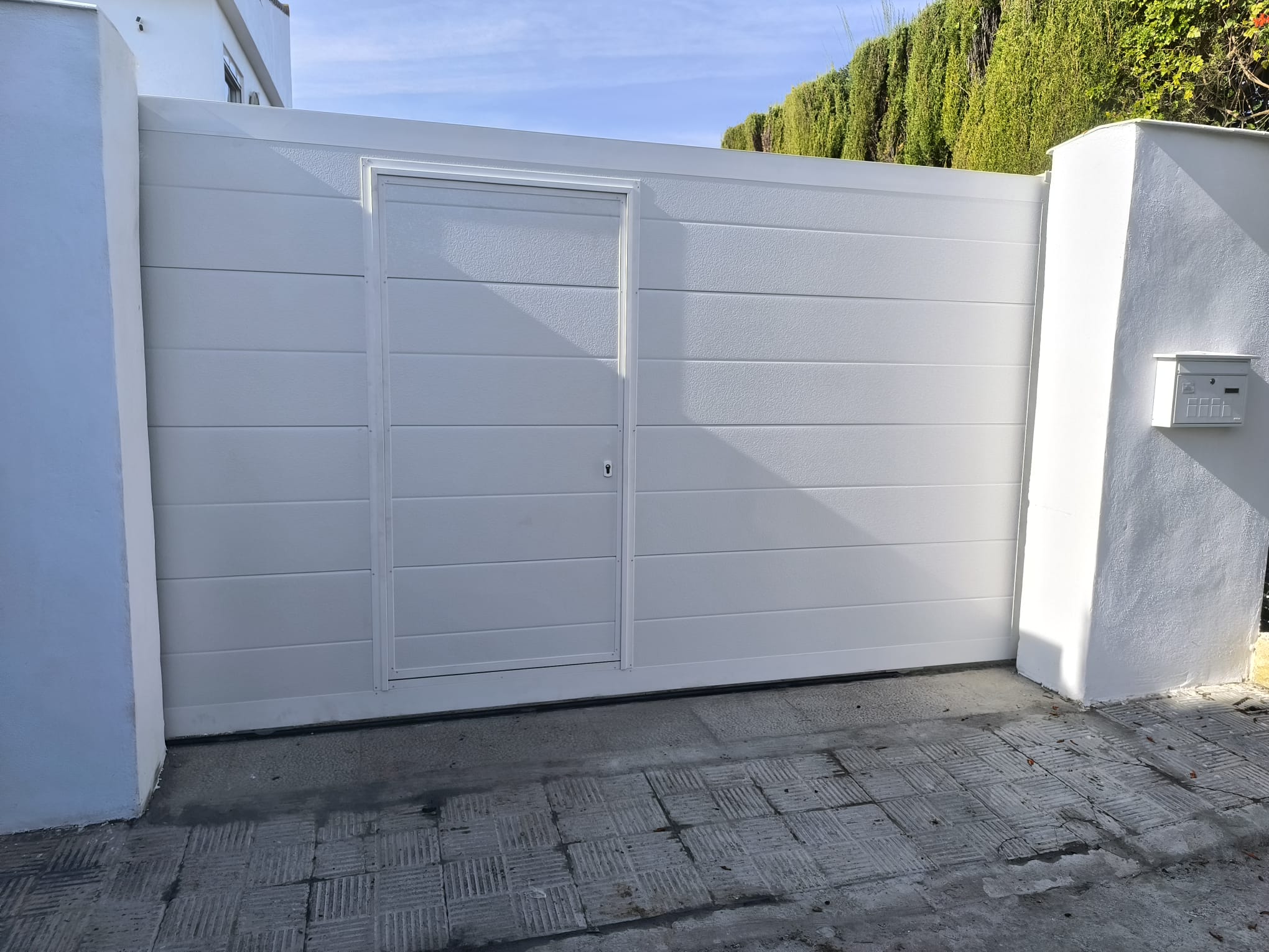 Puertas automáticas en Valencina de la Concepción - rollmatic.es