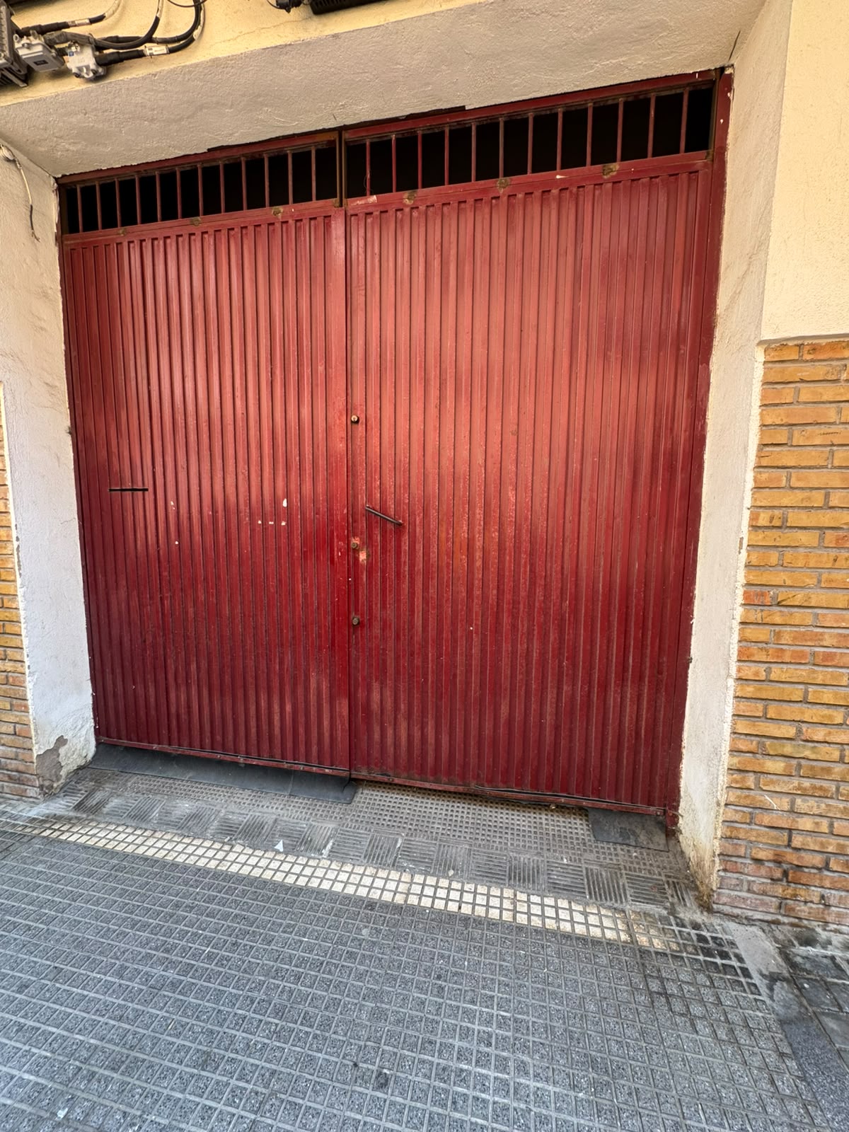 Instalador de puertas automáticas en Huelva - rollmatic.es