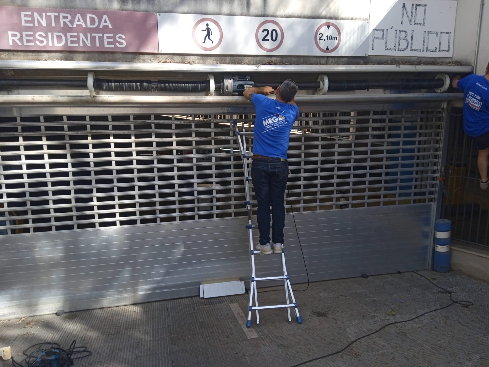 Reparación de puertas automáticas en Sevilla - Rollmatic