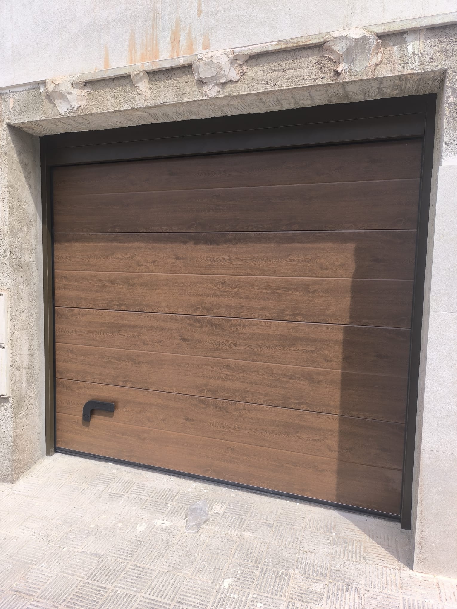 Instalación de puertas automáticas en Dos Hermanas - rollmatic.es