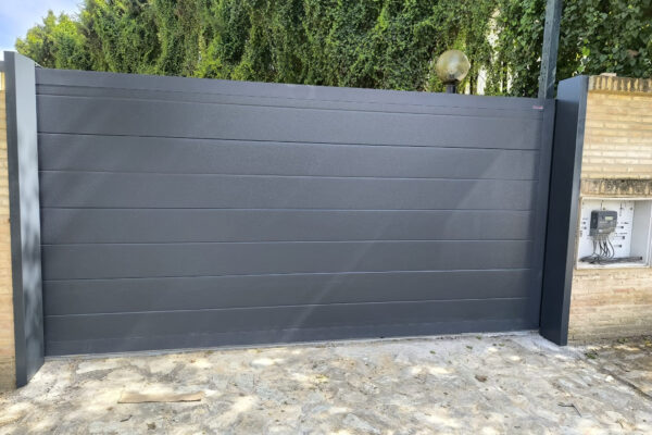Instalación de puerta corredera y puerta de entrada a vivienda - rollmatic.es