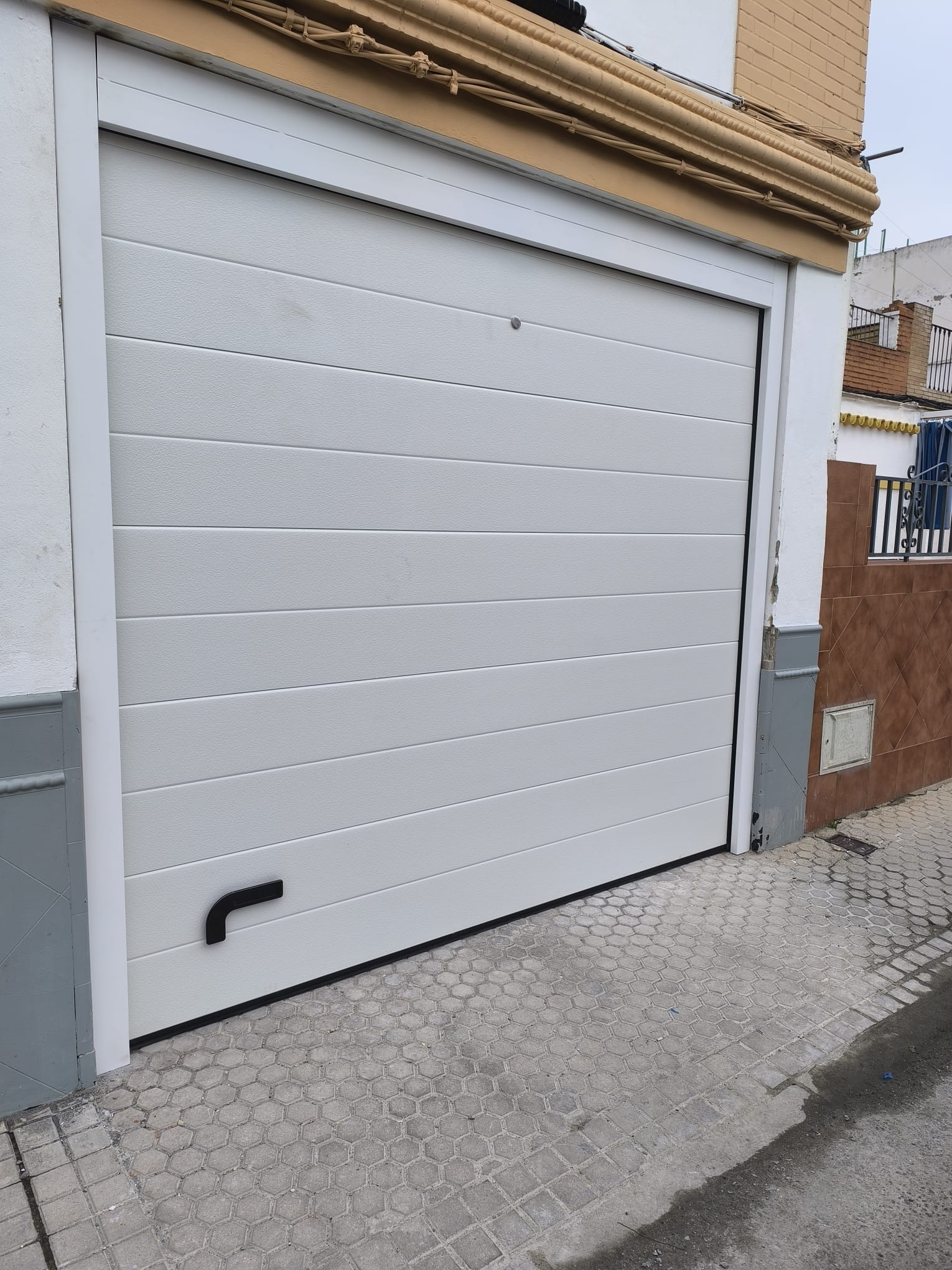 Puertas Automáticas en Albaida del Aljarafe - rollmatic.es