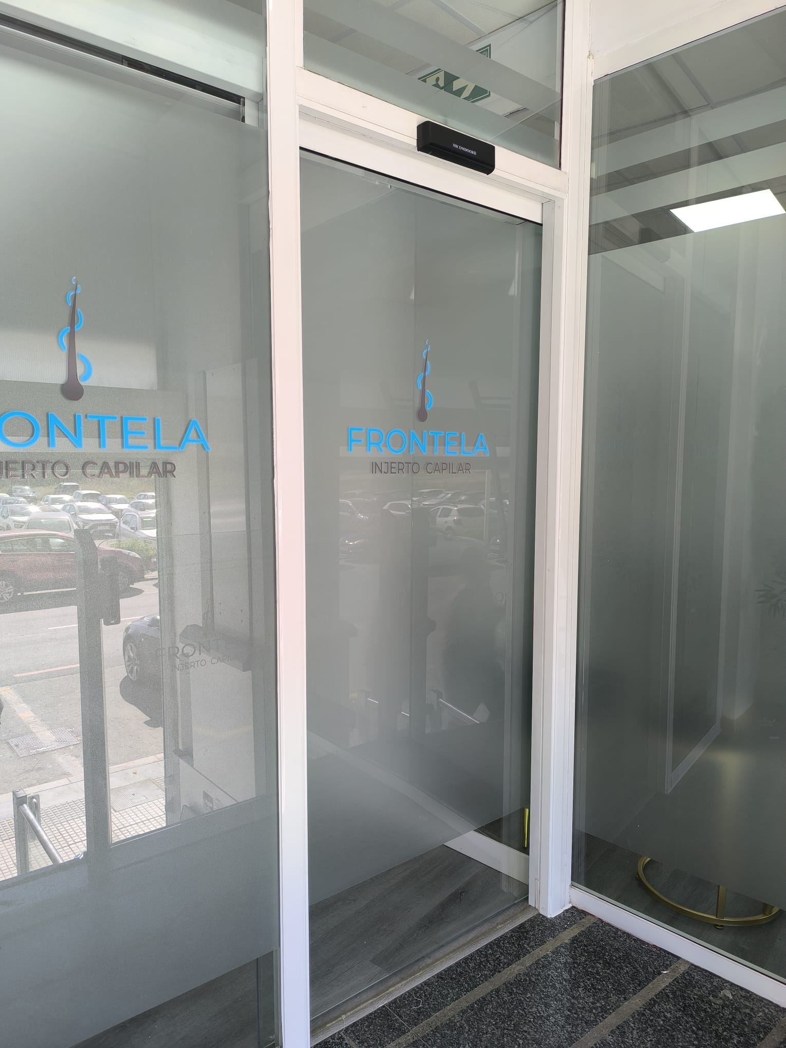 Puertas automáticas para empresas en Sevilla y Huelva - rollmatic.es