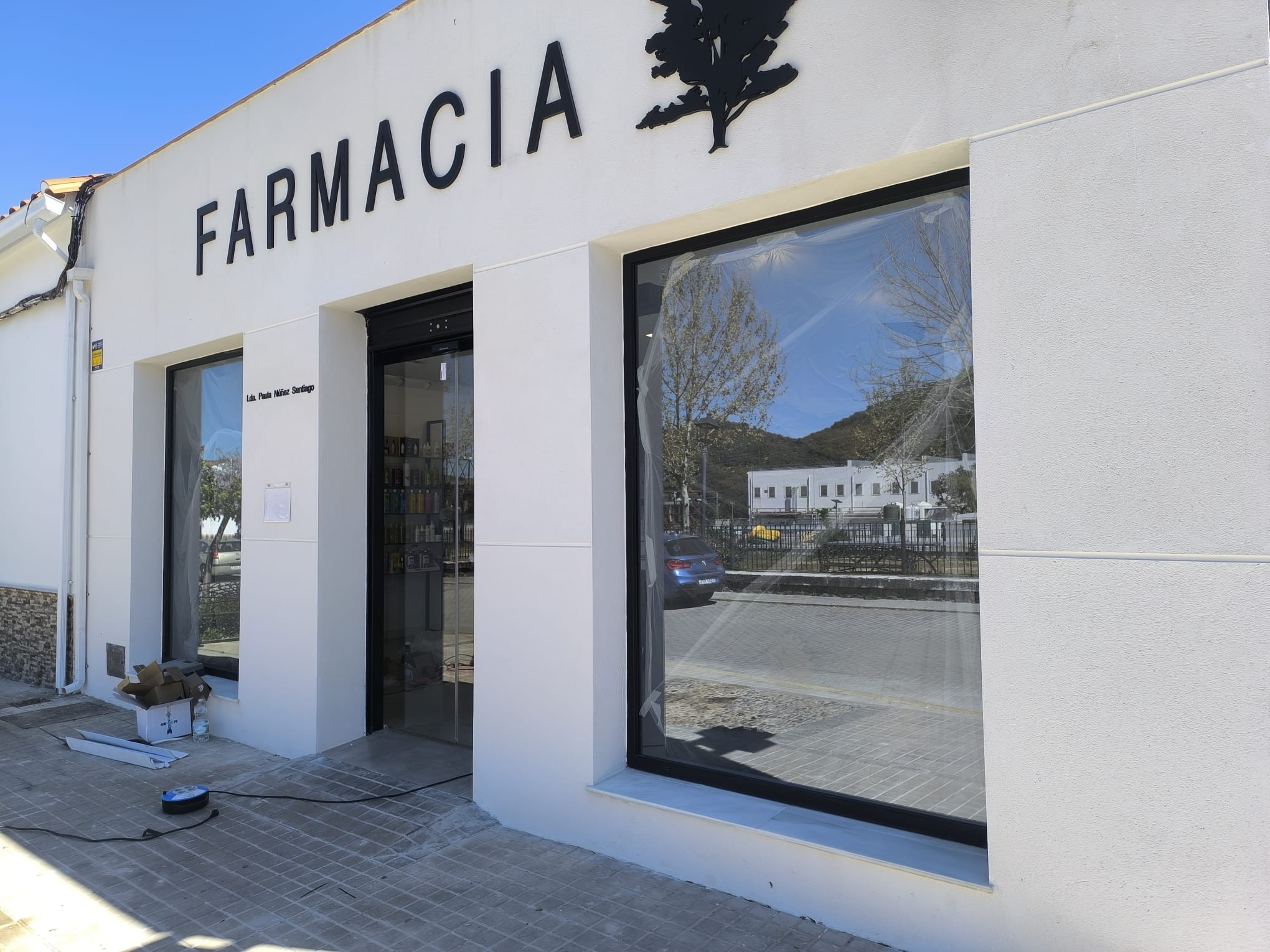 Puertas Automáticas para Farmacias en Sevilla y Huelva - rollmatic.es