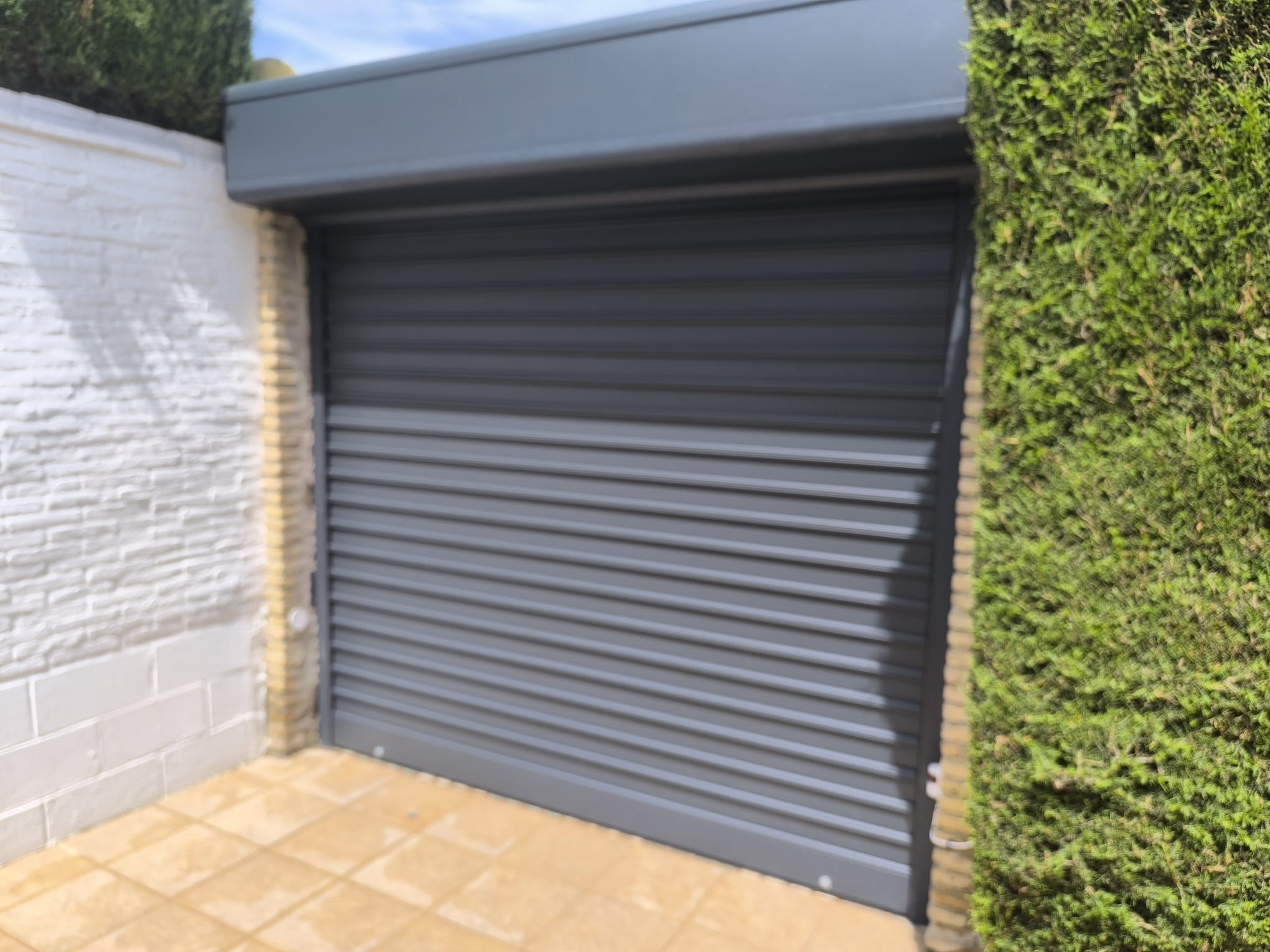 Puertas automáticas en Bollullos Par del Condado - rollmatic.es 