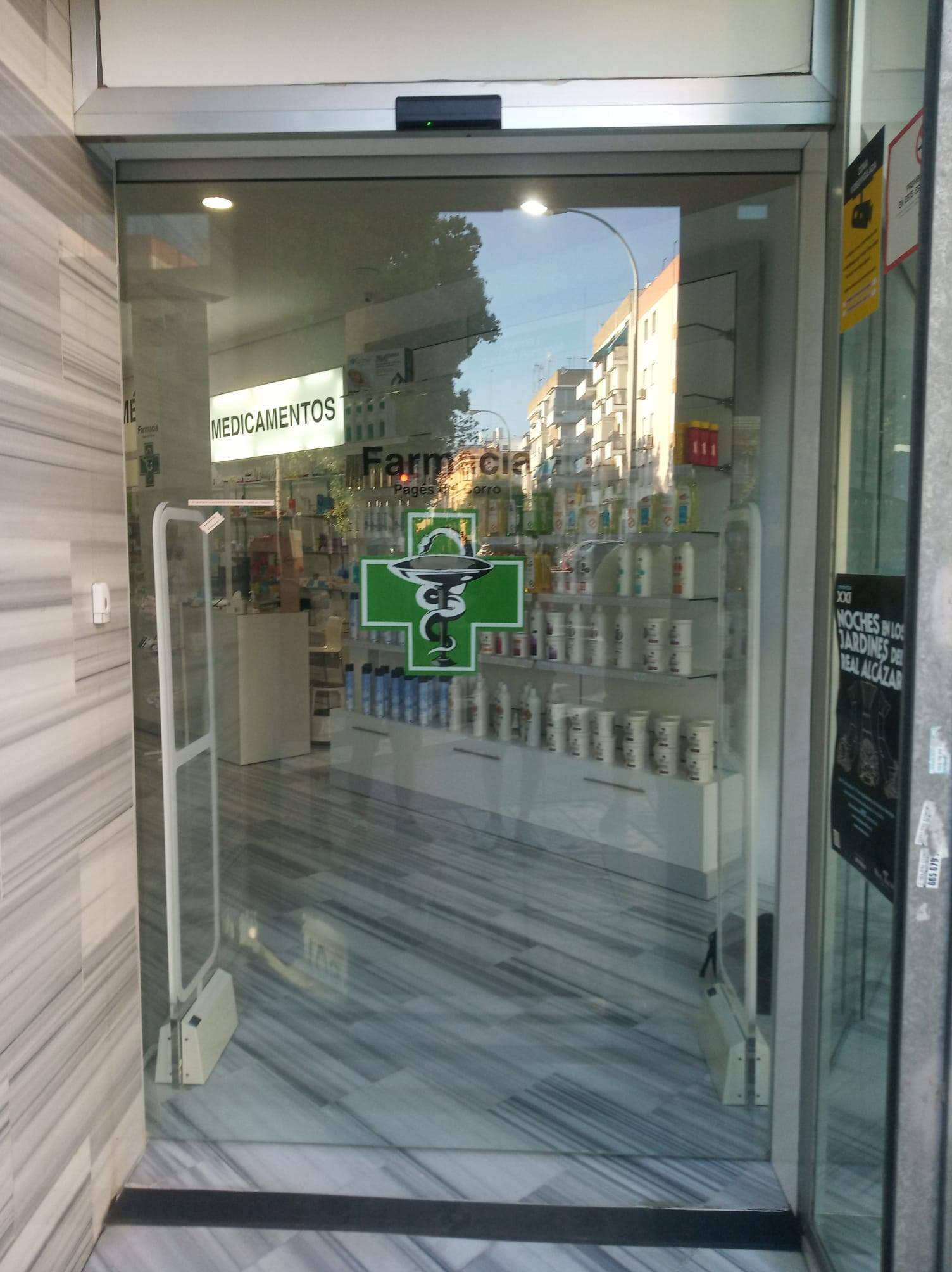 Puerta automática de cristal en Sevilla - De 1 hoja - Rollmatic